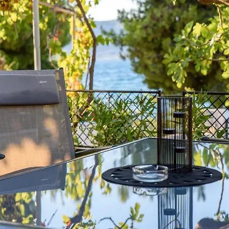 With Private Jacuzzi & Parking *