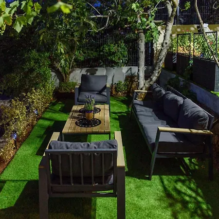 With Private Jacuzzi & Parking Holiday home *