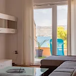 With Private Jacuzzi & Parking * Traù