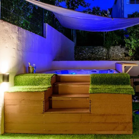 Будинок відпочинку With Private Jacuzzi & Parking Трогір