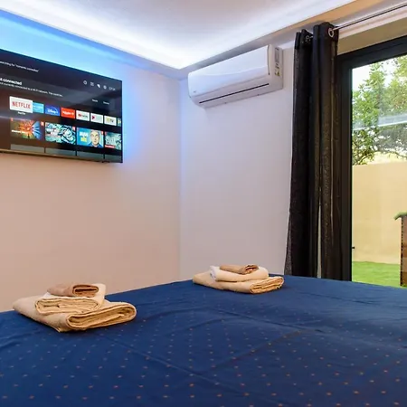 With Private Jacuzzi & Parking * Трогір