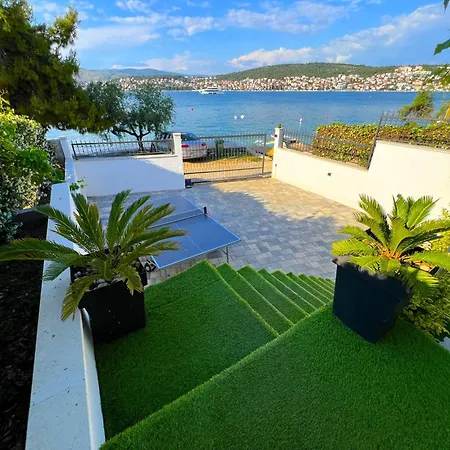 With Private Jacuzzi & Parking Σπίτι διακοπών