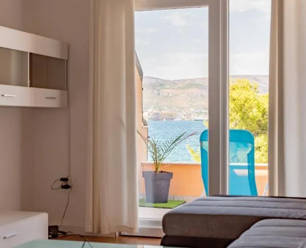 With Private Jacuzzi & Parking * Trogir