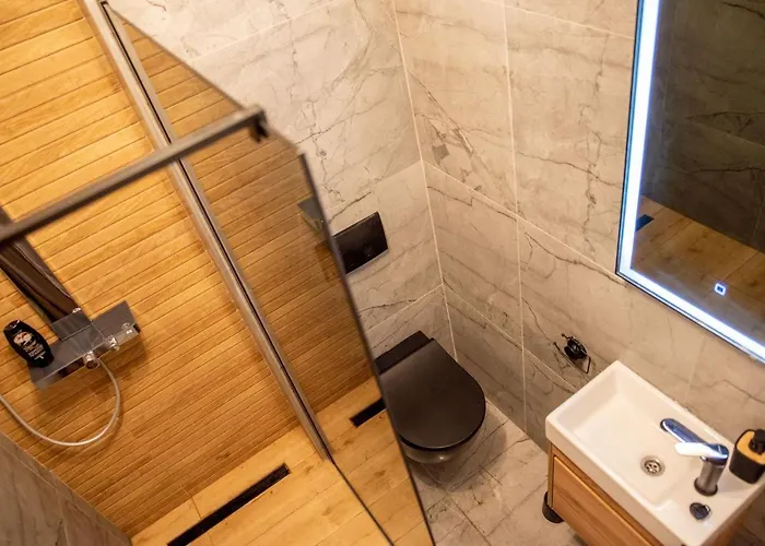 With Private Jacuzzi & Parking Nyaraló Trogir