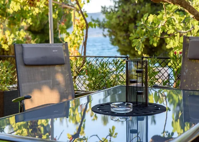 With Private Jacuzzi & Parking *