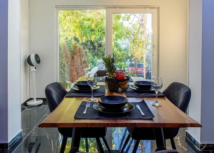 Nyaraló With Private Jacuzzi & Parking *