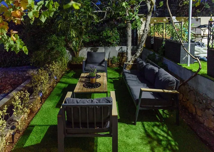 With Private Jacuzzi & Parking Hébergement de vacances *