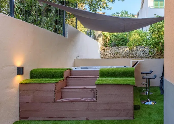 Nyaraló With Private Jacuzzi & Parking Trogir