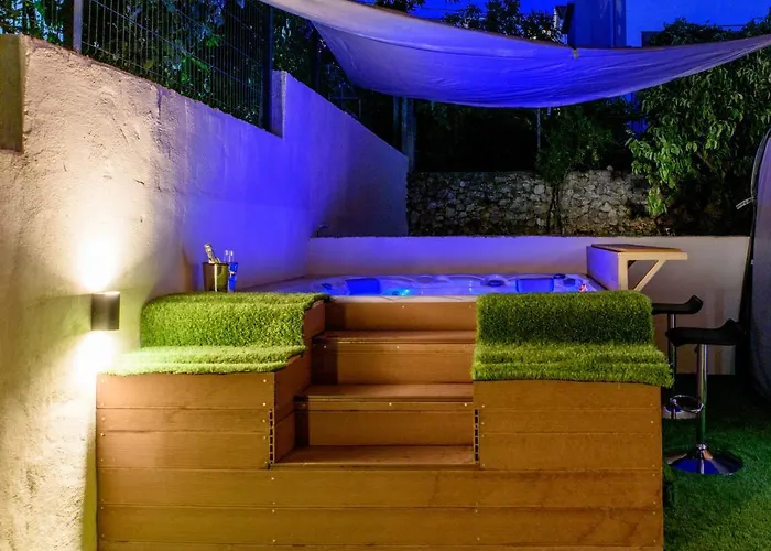 Nyaraló With Private Jacuzzi & Parking Trogir