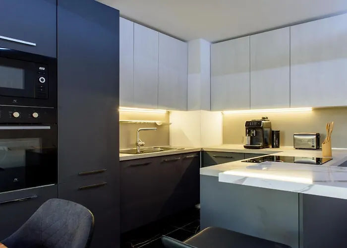 With Private Jacuzzi & Parking * Trogir