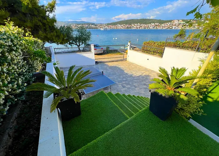 With Private Jacuzzi & Parking Hébergement de vacances