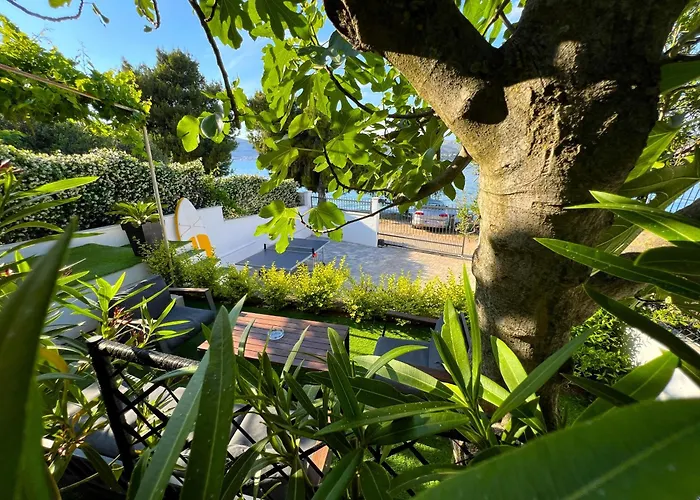 With Private Jacuzzi & Parking Nyaraló