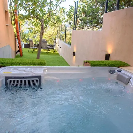 With Private Jacuzzi & Parking Trogir