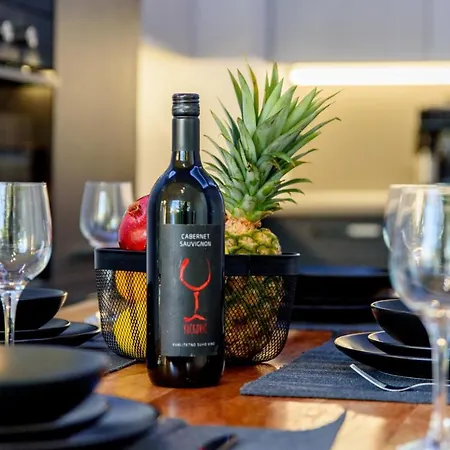 With Private Jacuzzi & Parking Hébergement de vacances